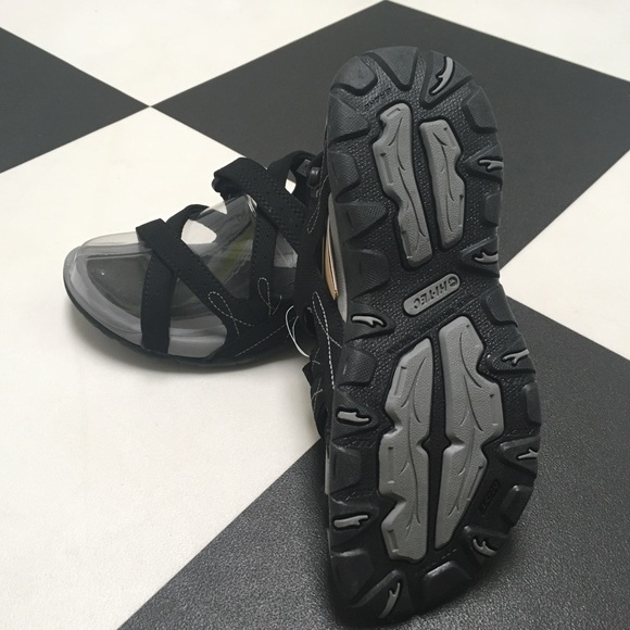 Hi-tec Waimea Falls sandals PU Nubuck leather upper with neoprene lining - Picture 4 of 5